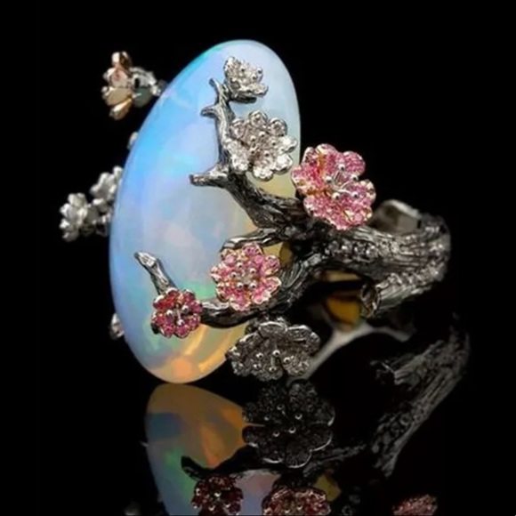 Jewelry - Woman’s Opal Silver Ring!